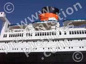 cruise ship - powerpoint graphics